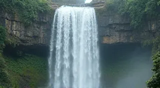 Top 10 Day Hikes with Stunning Waterfall Views